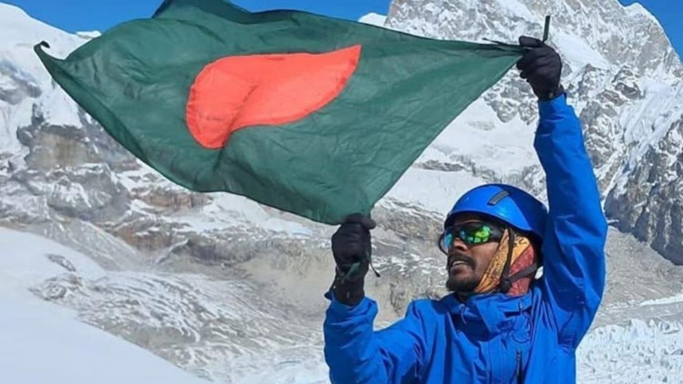 সবচেয়ে কম সময়ে এভারেস্ট জয়ের বিশ্বরেকর্ড শাকিলের