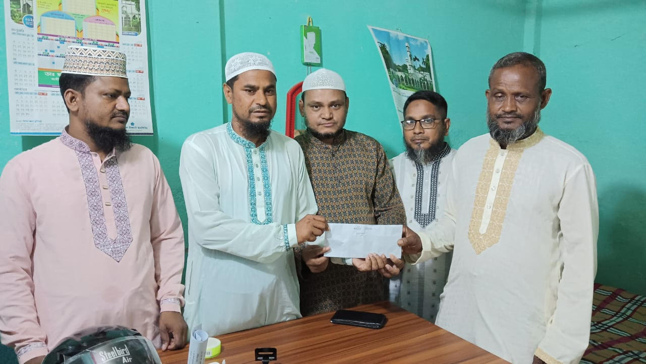 পাঁচবিবিতে জুলাই বিপ্লবের শহীদ পরিবারকে জামায়াতের নগদ অর্থ প্রদান