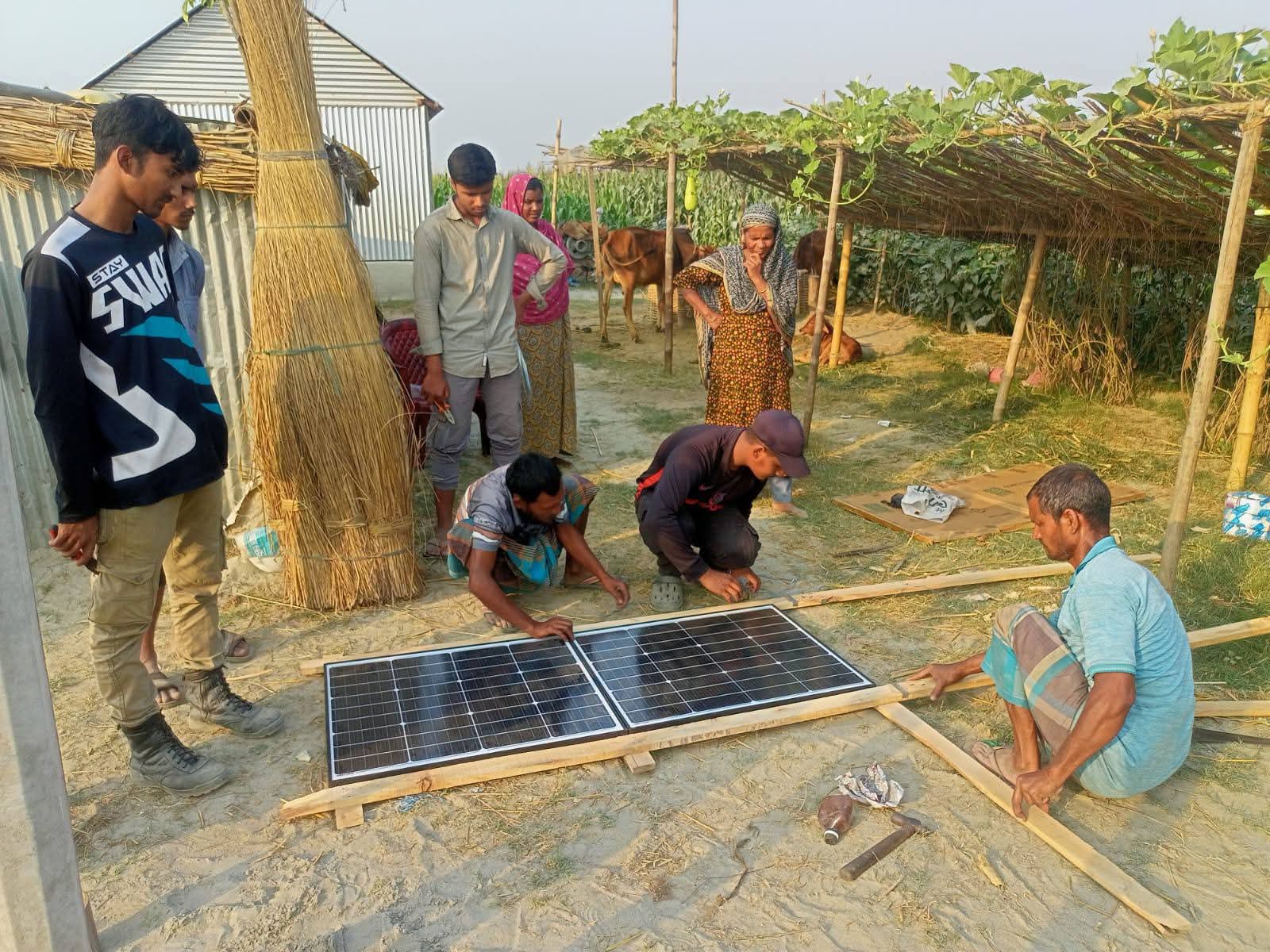 গাইবান্ধার চরে সোলার প্যানেল স্থাপন