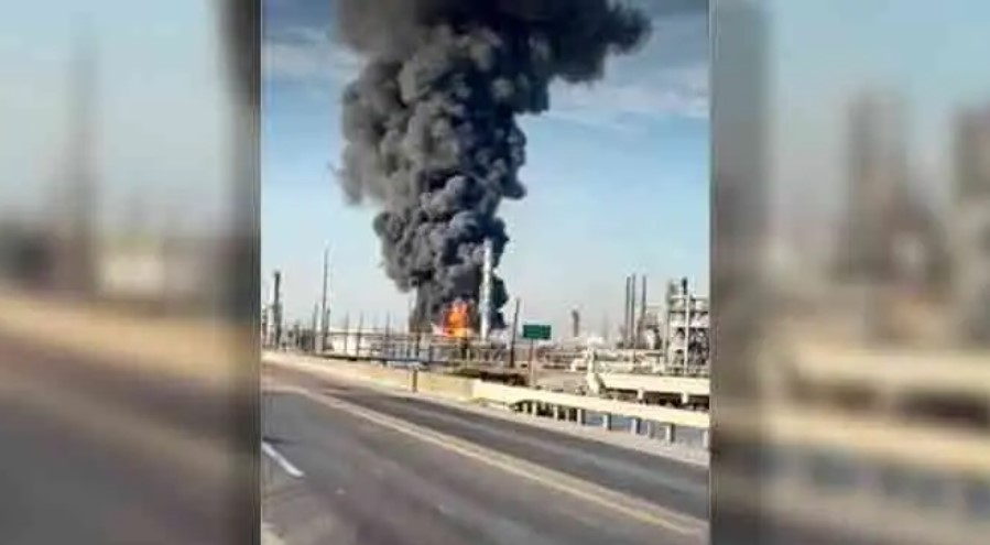যুক্তরাষ্ট্রের তেল শোধনাগারে ভয়াবহ বিস্ফোরণ