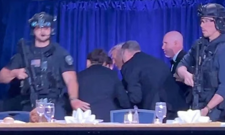 সাংবাদিকদের সঙ্গে ট্রাম্পের নৈশভোজ গুলি