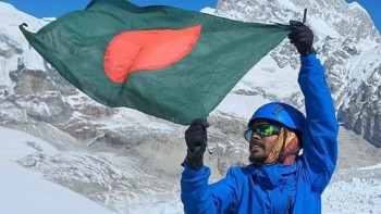 সবচেয়ে কম সময়ে এভারেস্ট জয়ের বিশ্বরেকর্ড শাকিলের