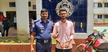 নিয়ামতপুরে যুবলীগের নেতা সহ ২ জন গ্রেফতার