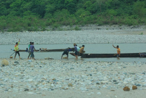 লুট হওয়া সাদা পাথর আগের জায়গায় ফেলতে হবে: হাইকোর্ট